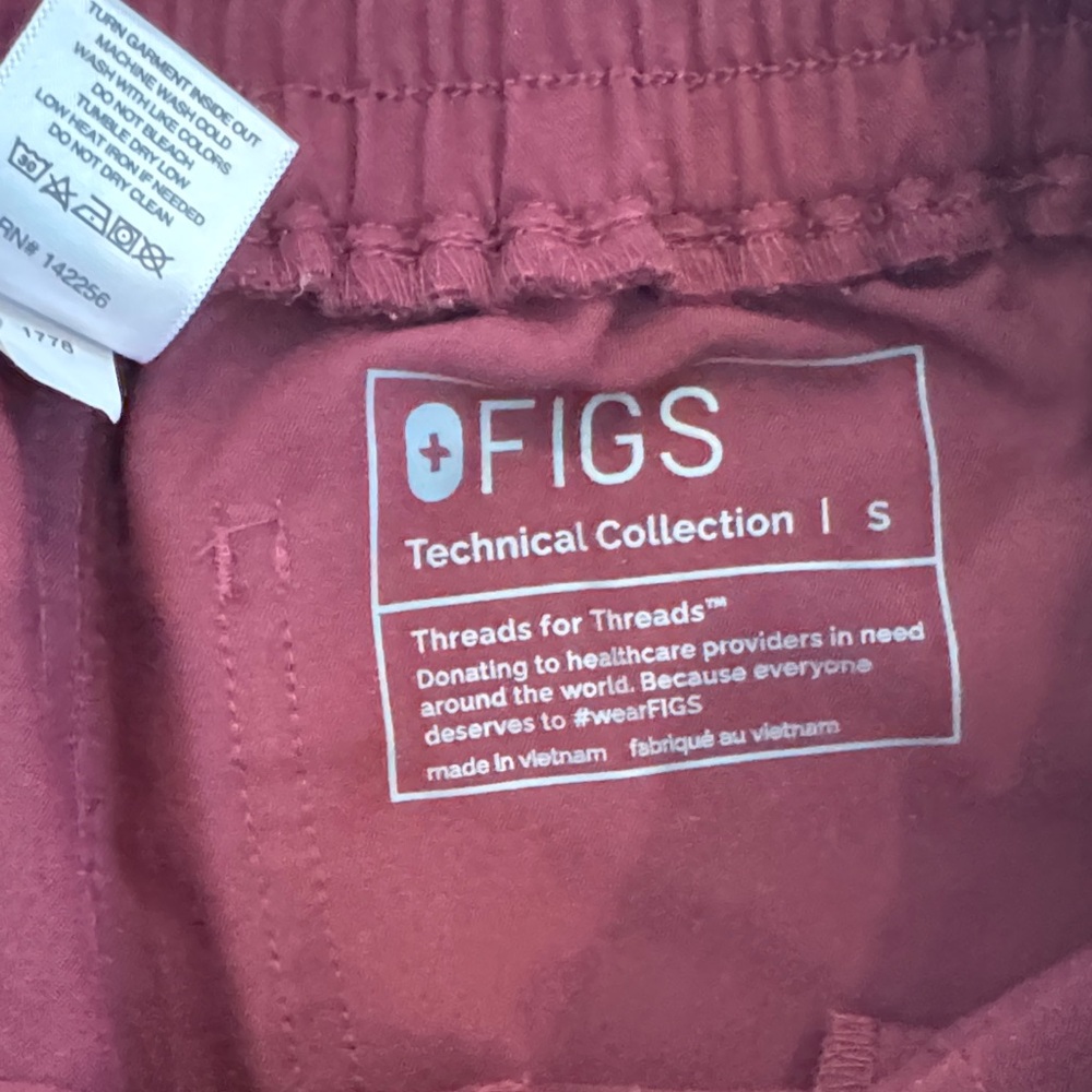 Figs Women's Scrub Set in Wine (Top & Pants) - Picture 8 of 9